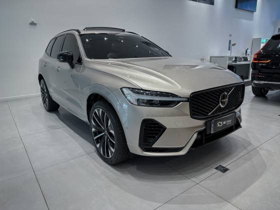 VOLVO XC60 2.0 T8 PHEV ULTRA DARK AWD GEARTRONIC
